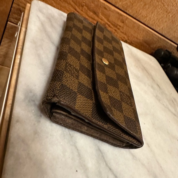 Louis Vuitton Damier Ebene Wallet (With Crossbody Attachments) - Picture 12 of 15
